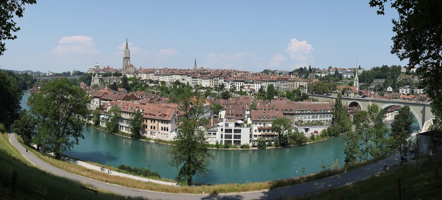 Furnished apartment in the Bern region with a bright living area