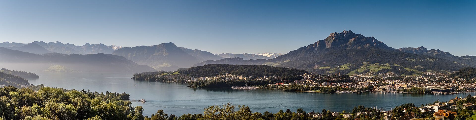 Furnished apartment in Lucerne with balcony and bright living area