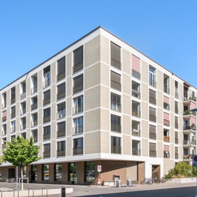 Discover contemporary living in the vibrant Erlenmatt district of Basel: This architecturally appealing residential building combines modern design, comfort, and a prime location. Immerse yourself in the urban vibes of this thriving neighborhood and enjoy